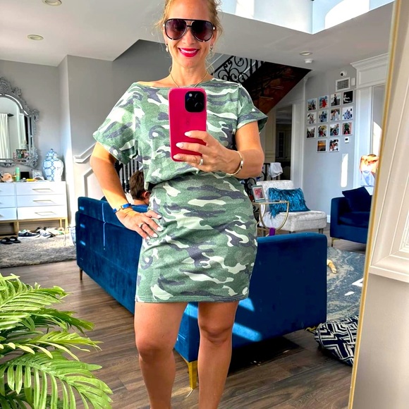 Camouflage dress can be worn on our off Shoulders - Picture 1 of 3